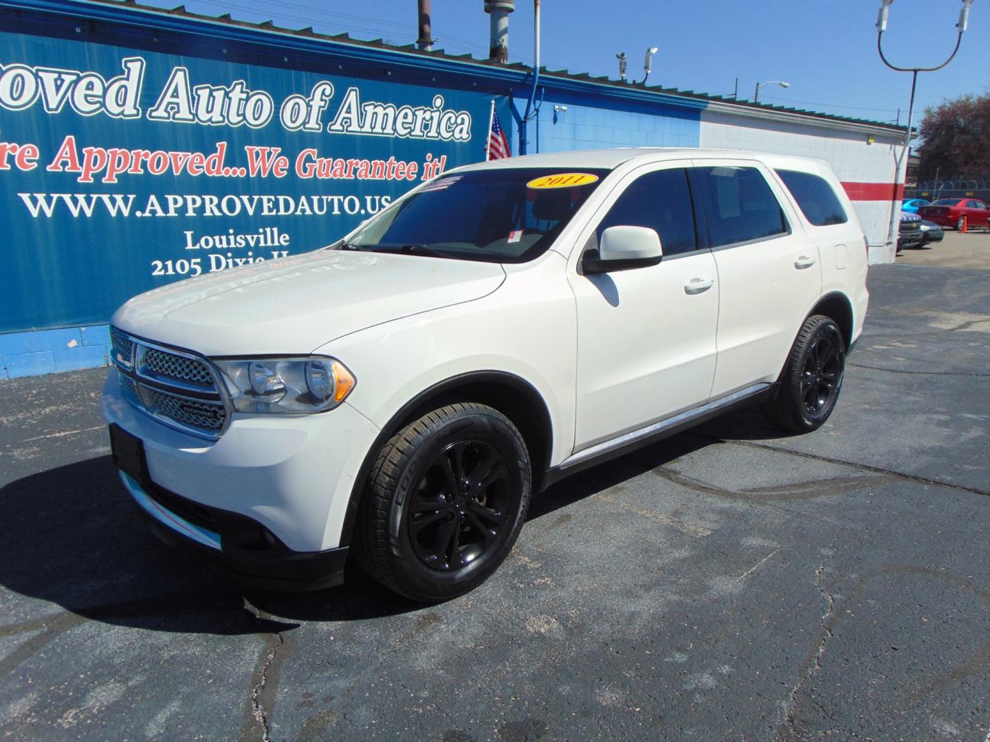 2012 White Dodge Durango (1C4RDHAG8CC) with an V6 3.6 Liter engine, Automatic, 5-Spd w/Overdrive transmission, located at 2105 Dixie Hwy, Louisville, KY, 40210, (502) 772-3333, 38.220932, -85.795441 - Photo#3